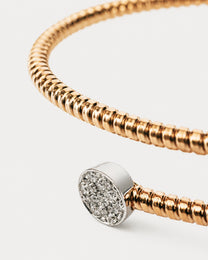 Bracciale Aperto in Oro Rosa e Bianco con Doppi Cerchi e Diamanti