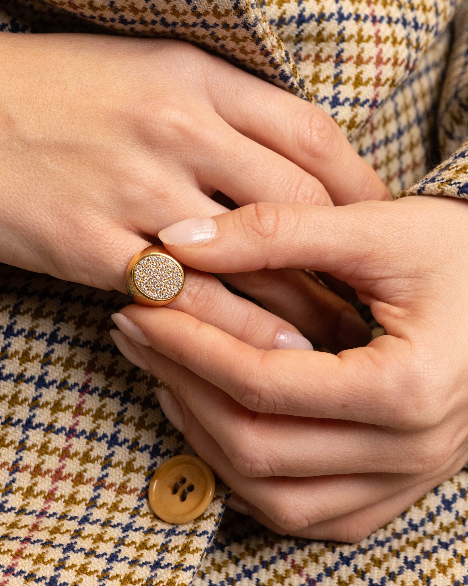 Anello in Oro con Pavé di Diamanti