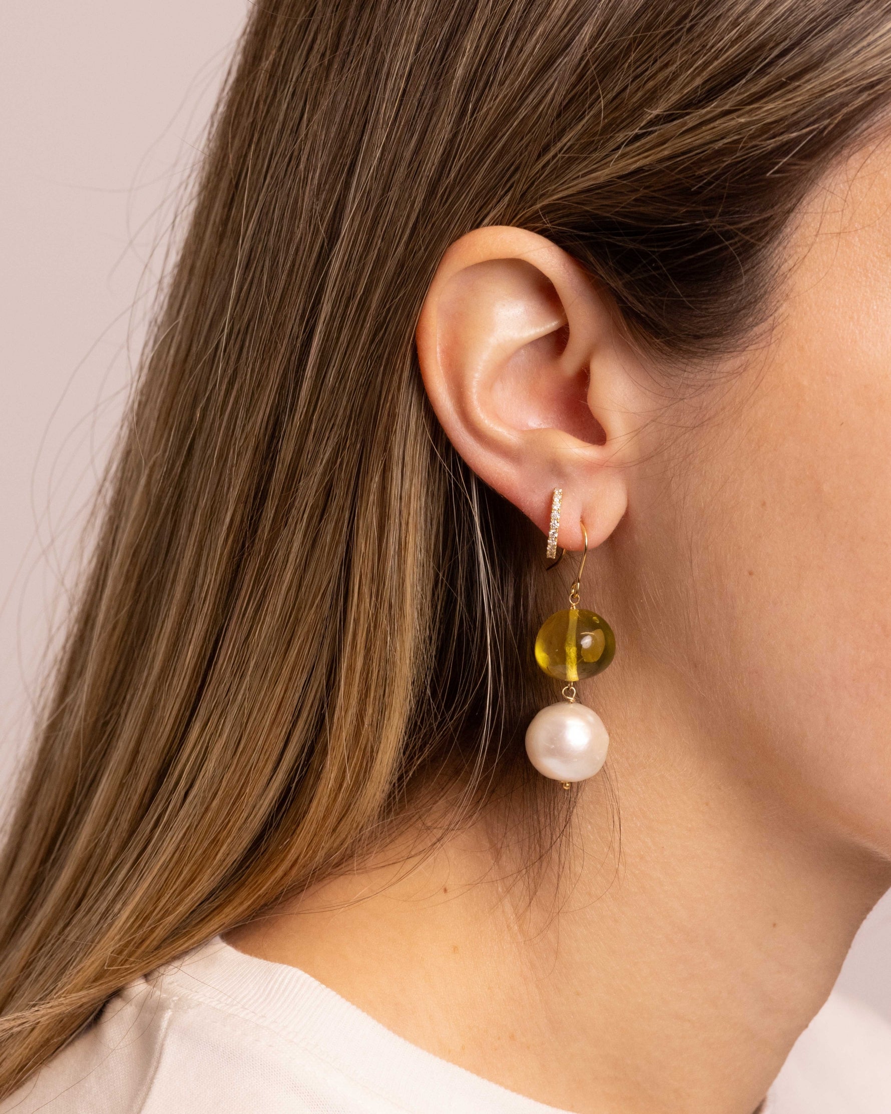 Orecchini Pendenti in Oro con Perla e Pietra Verde