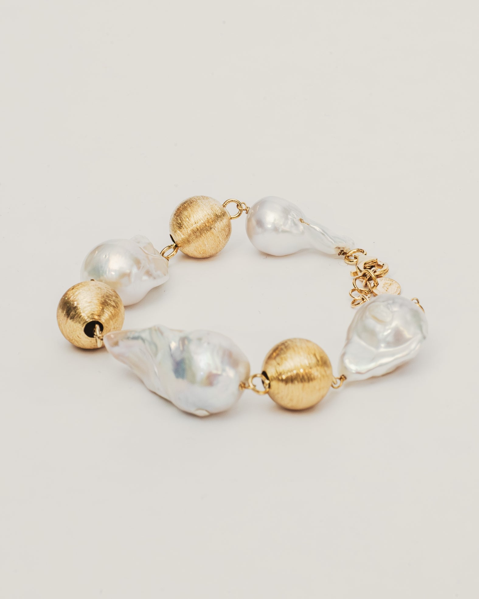 Bracciale Perle Barocche e Sfere Dorate