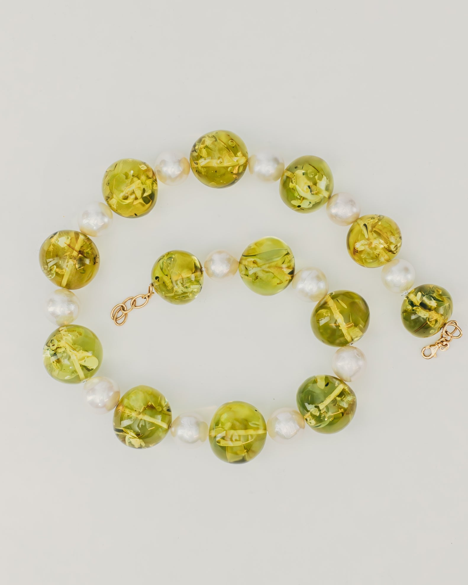 Collana con Pietre Verdi Semitrasparenti e Perle