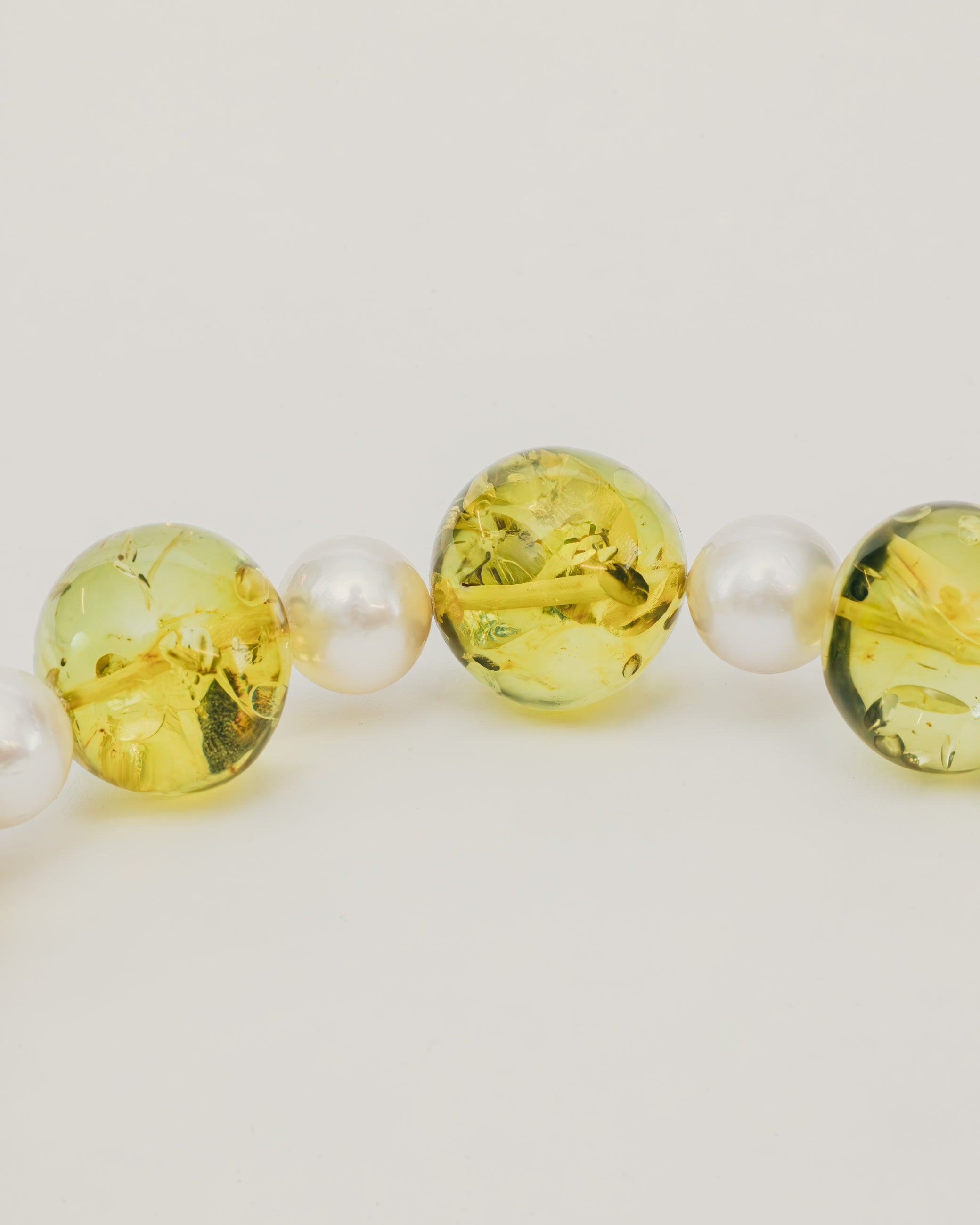Collana con Pietre Verdi Semitrasparenti e Perle