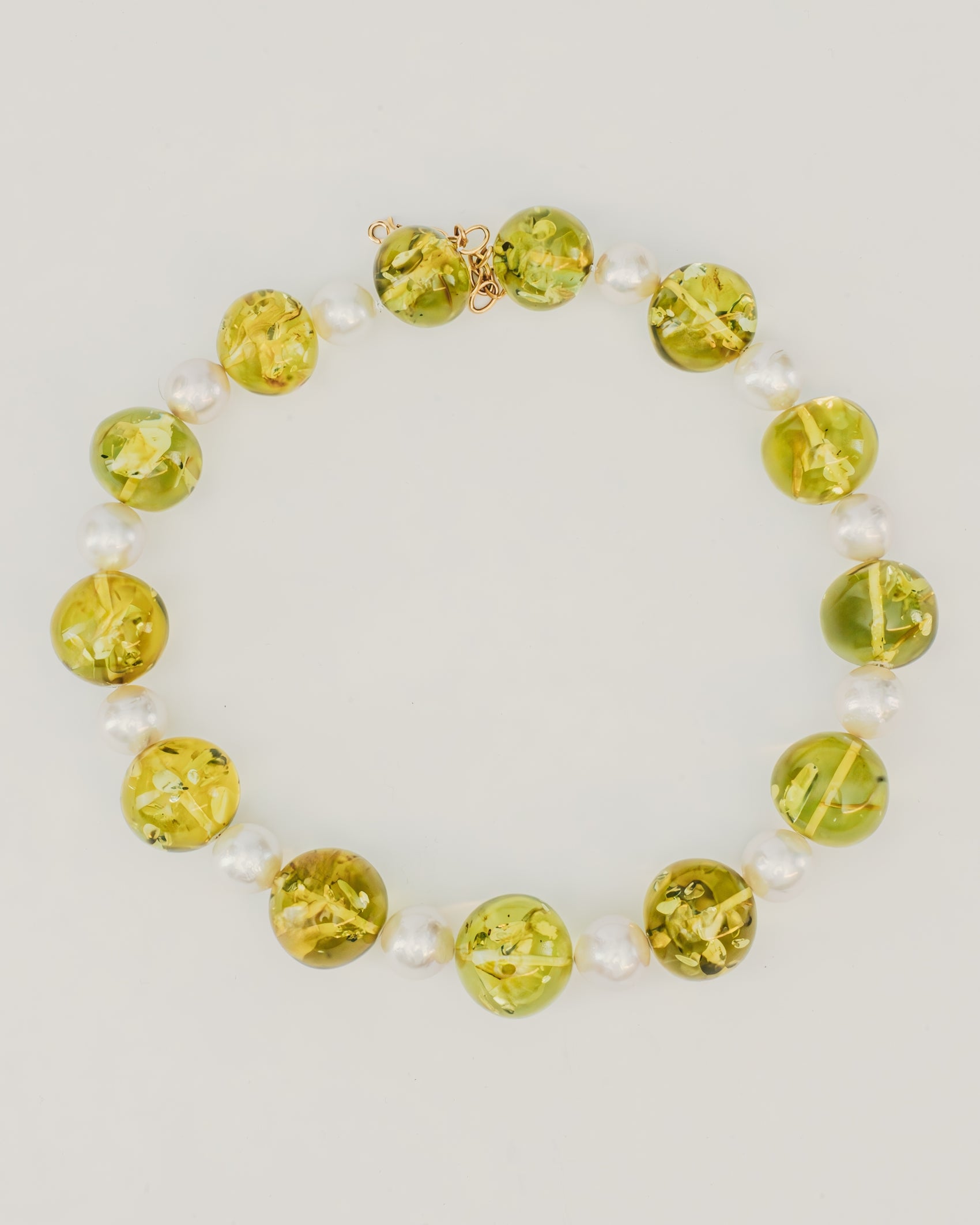 Collana con Pietre Verdi Semitrasparenti e Perle