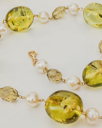Collana con Pietre Verdi Semitrasparenti e Perle
