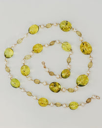 Collana con Pietre Verdi Semitrasparenti e Perle