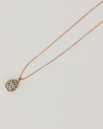 Collana in Oro con Pendente Sfera, Diamanti e Smeraldi