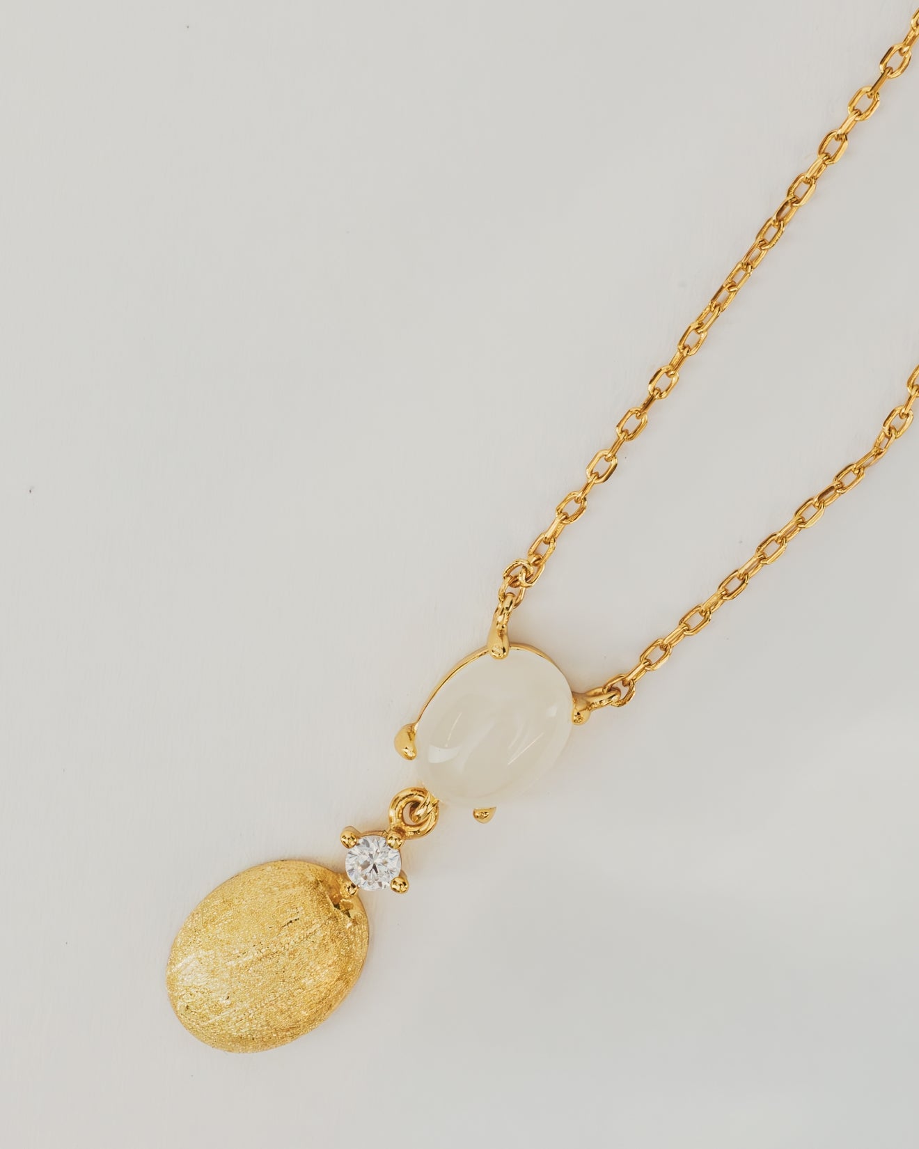 Collana in Oro con Diamante e Pendenti Ovali