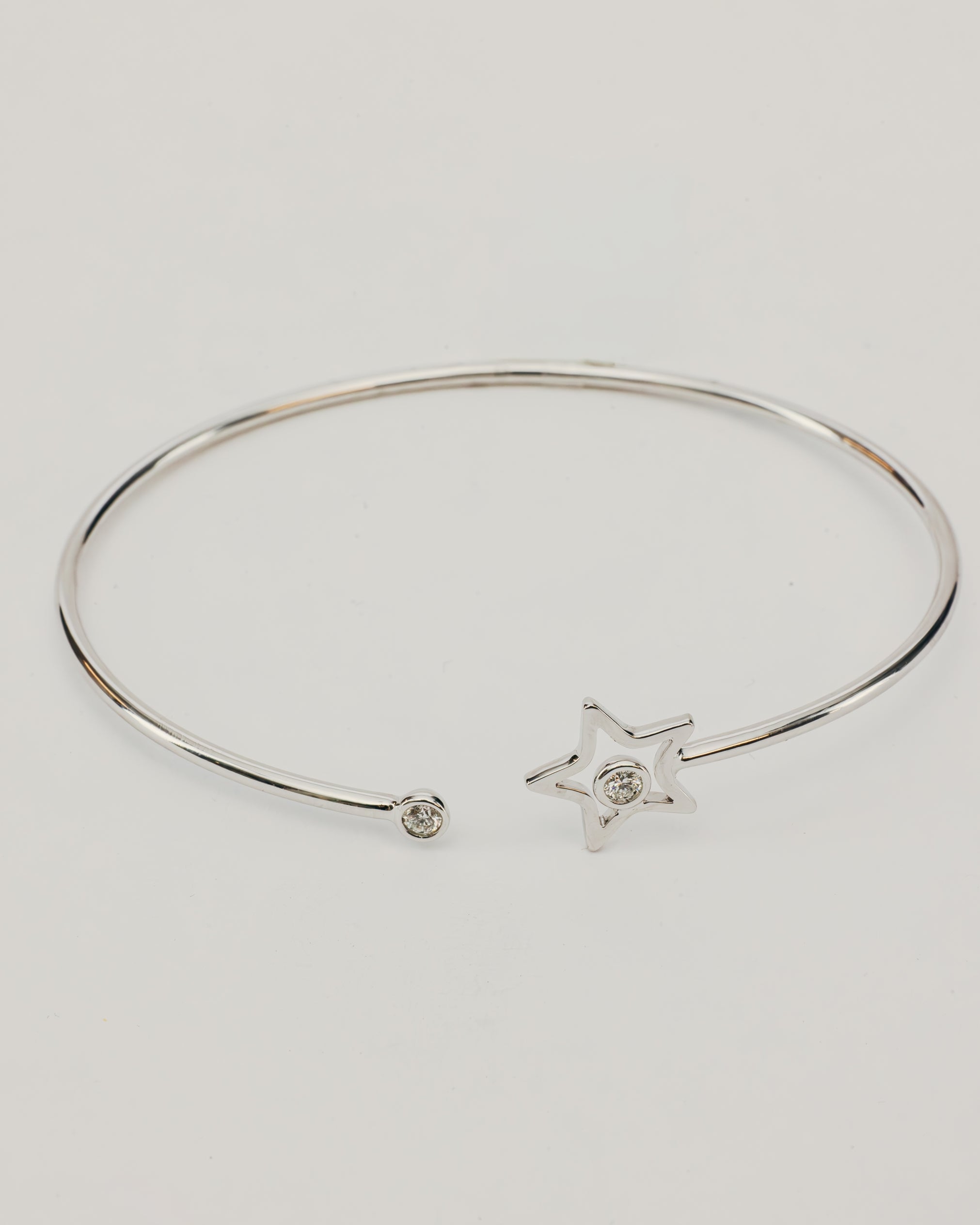 Bracciale Rigido con Stella e Punto Luce