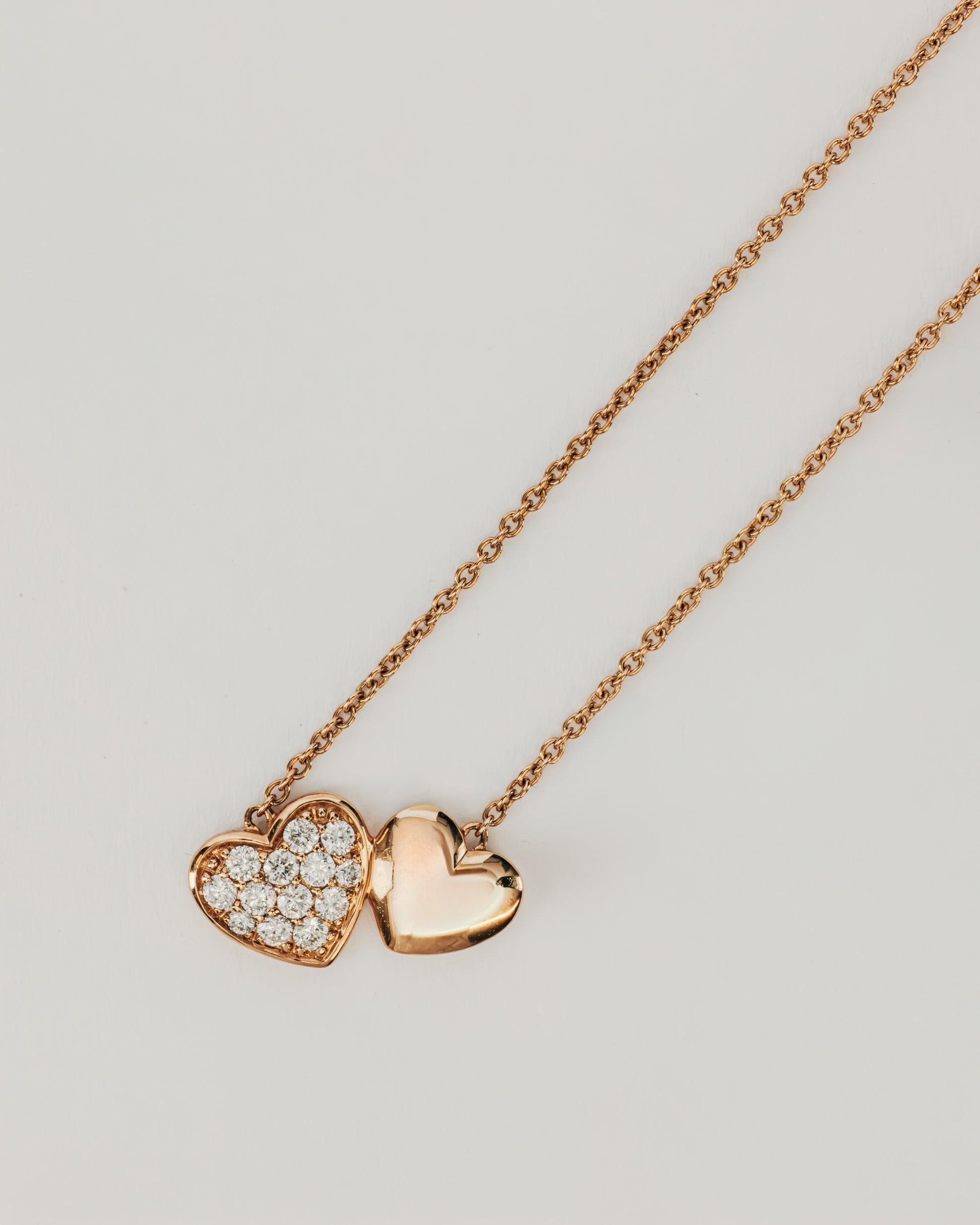 Collana Cuori Dorati con Dettaglio Diamanti