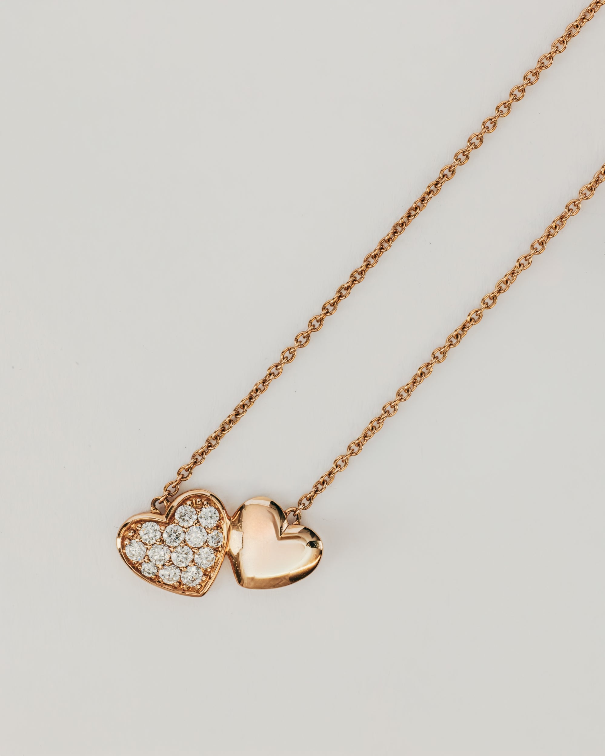 Collana Cuori Dorati con Dettaglio Diamanti