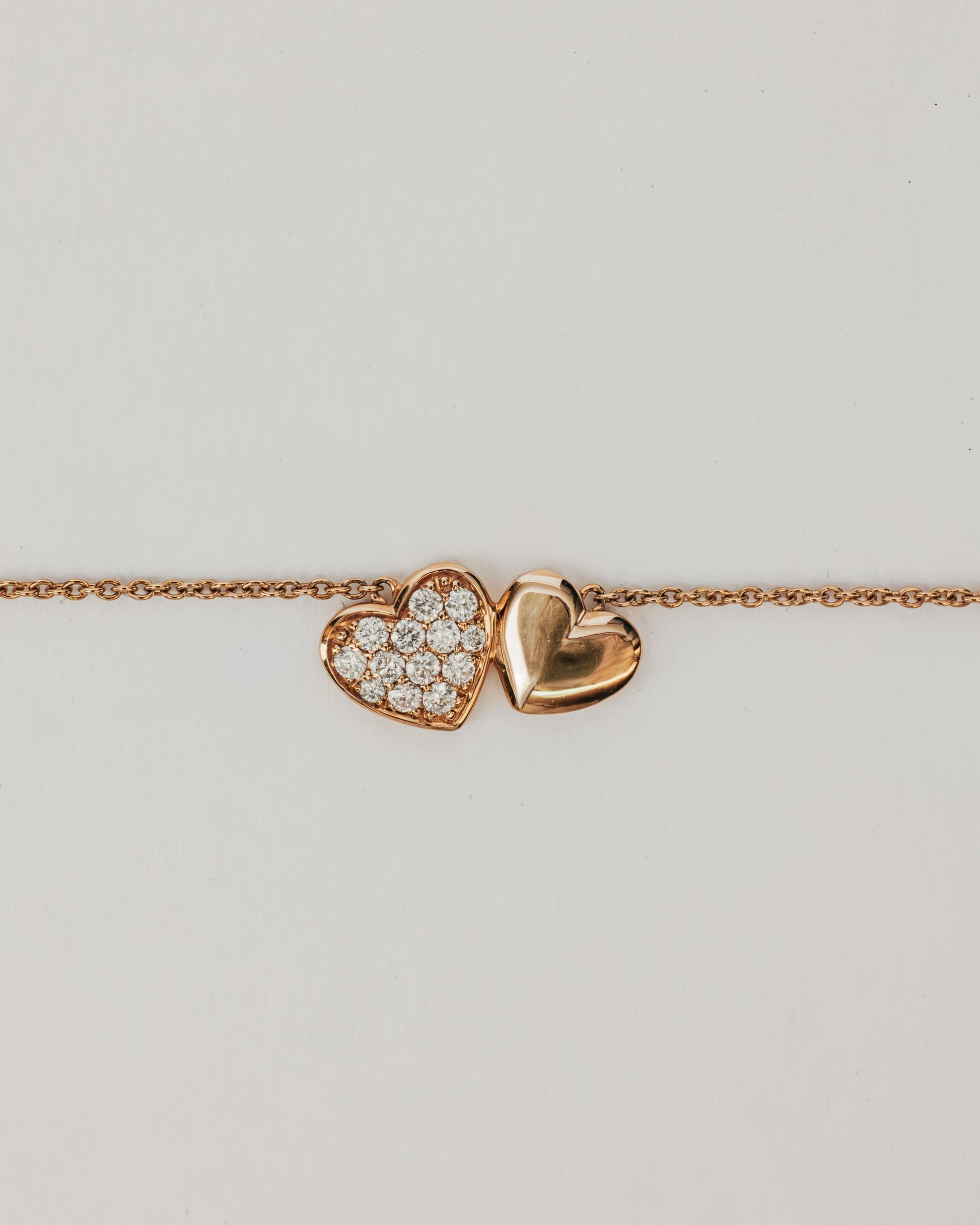 Collana Cuori Dorati con Dettaglio Diamanti