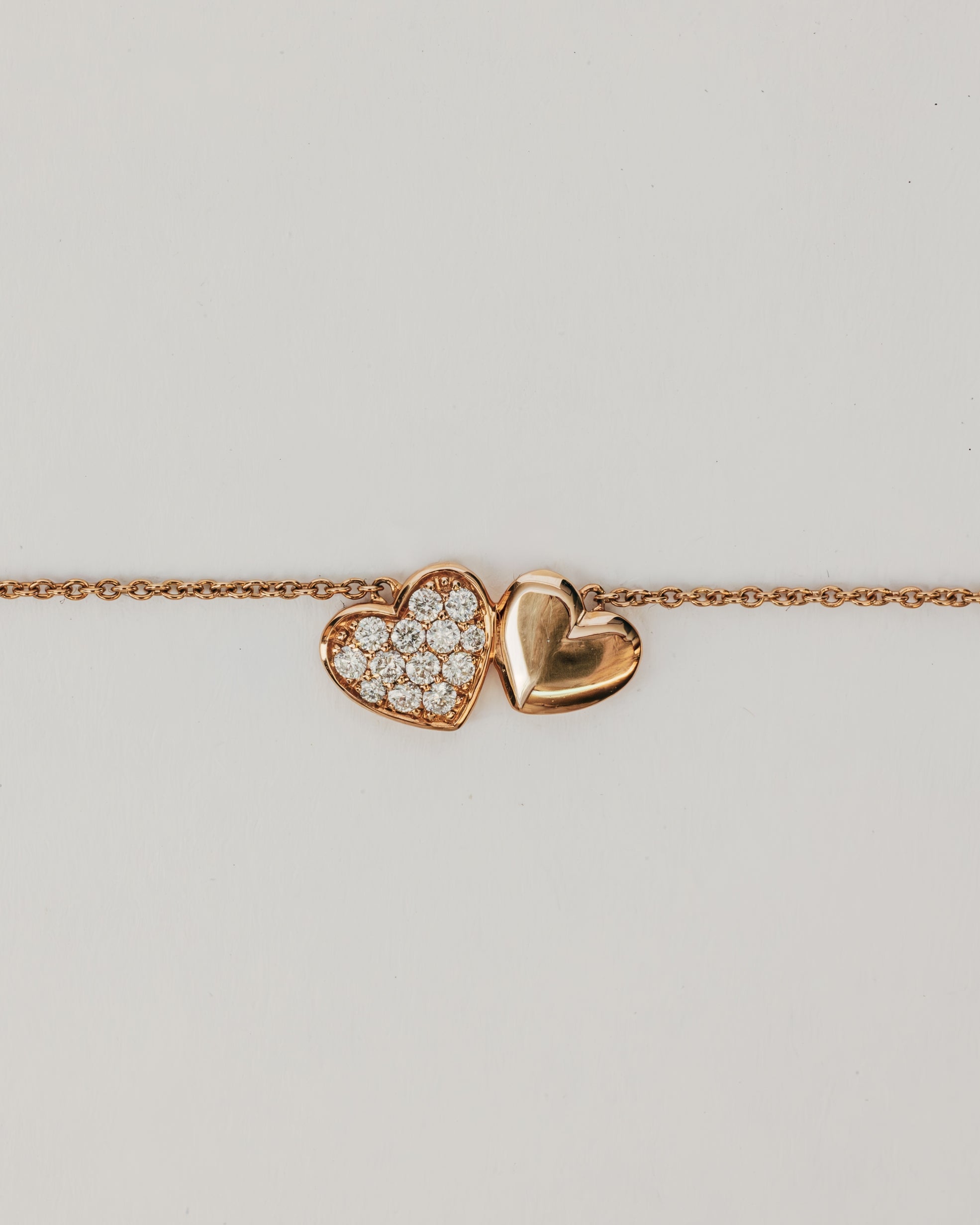 Collana Cuori Dorati con Dettaglio Diamanti
