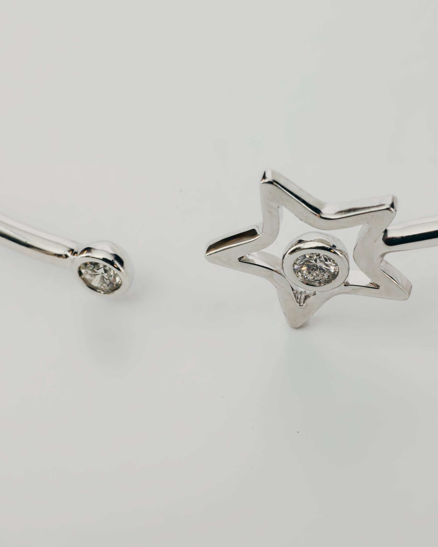 Bracciale Rigido con Stella e Punto Luce