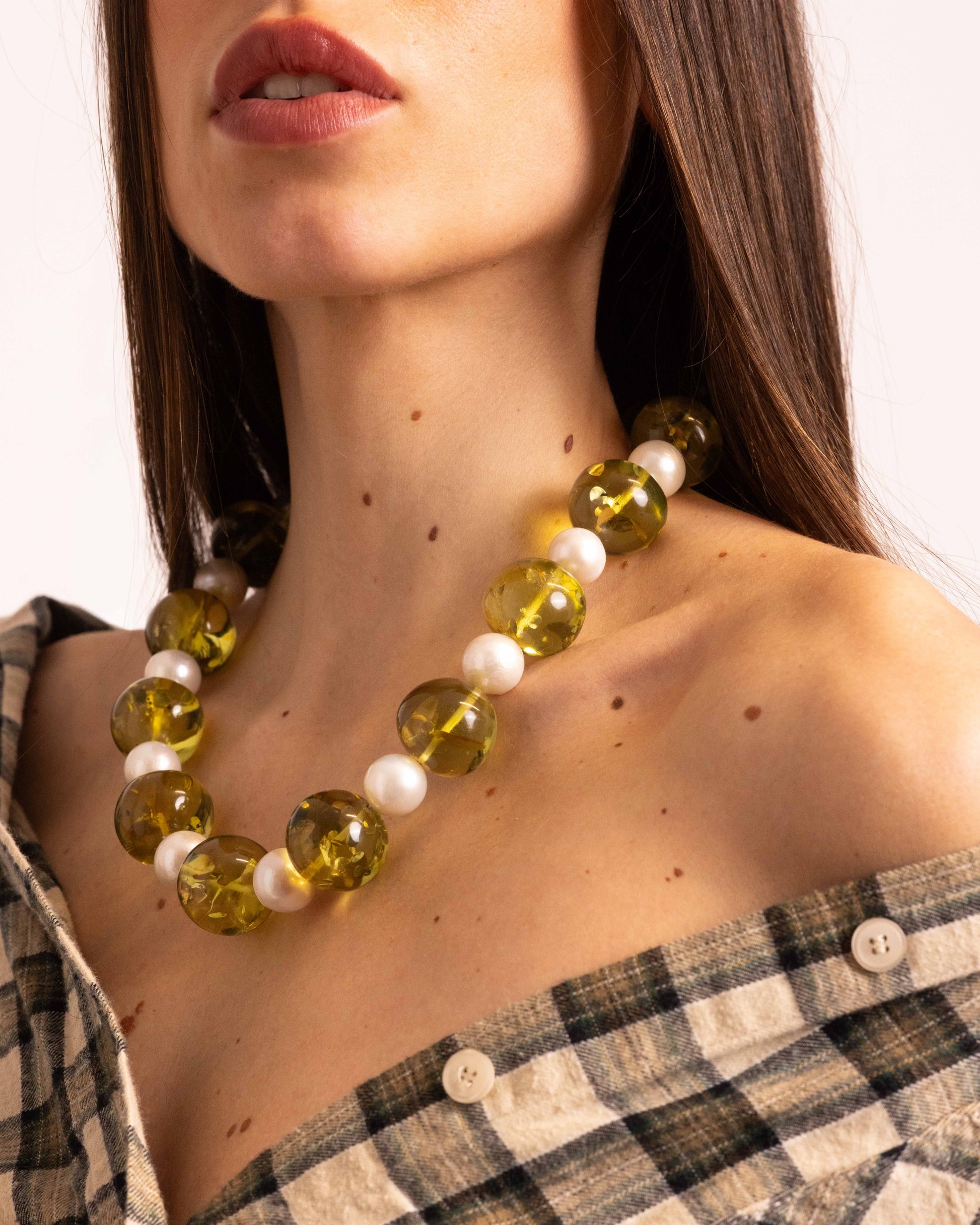 Collana con Pietre Verdi Semitrasparenti e Perle