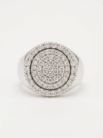 Dettaglio superficie anello Chevalier in oro bianco con cubic zirconia