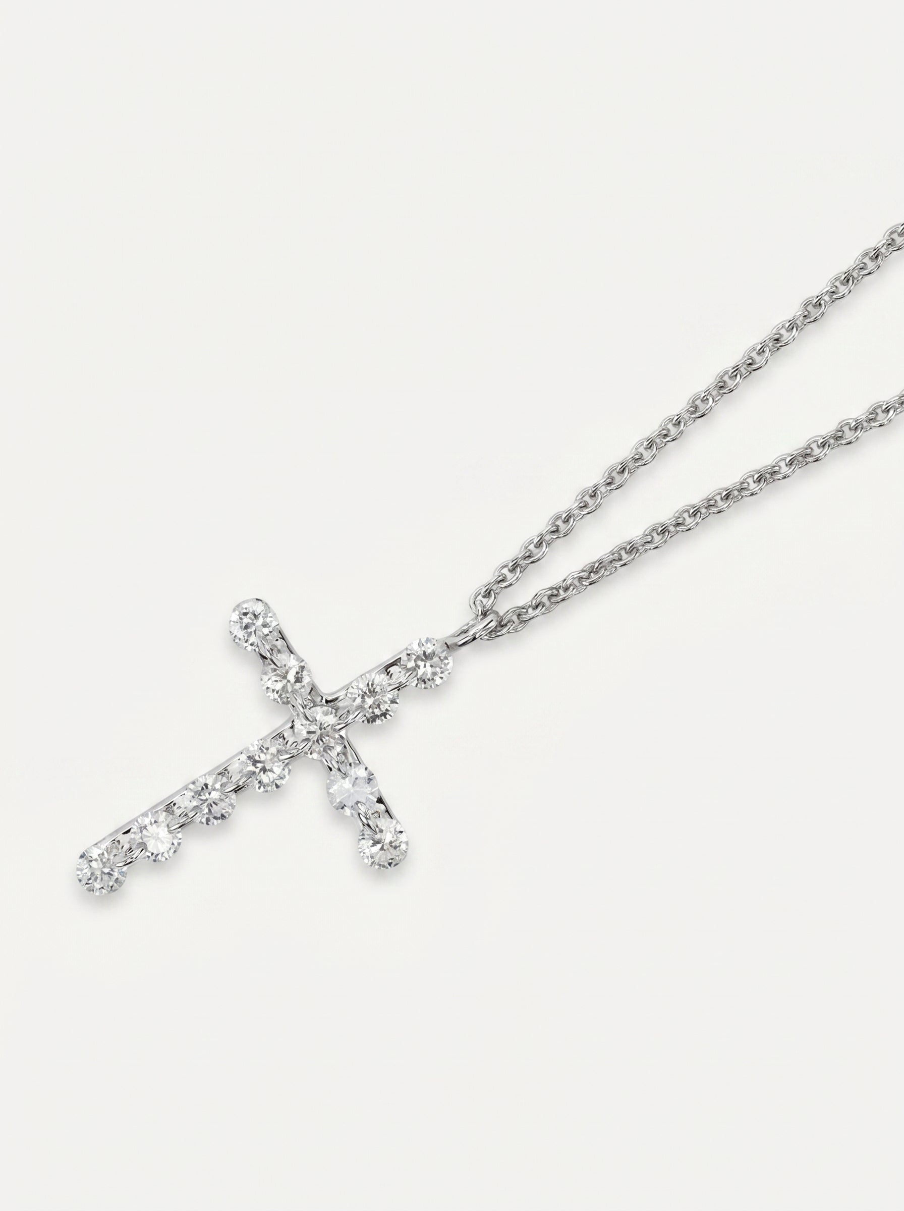 Collana Crivelli con croce in oro bianco e diamanti