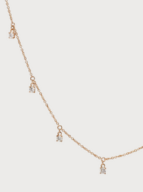 Vista laterale collana Crivelli con diamanti pendenti in oro rosa