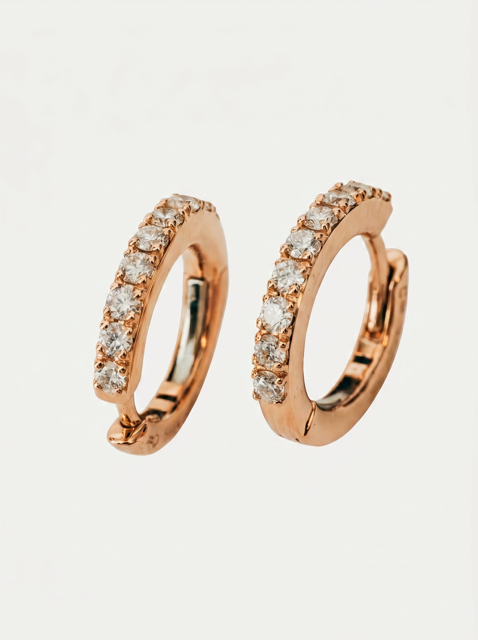 Orecchini Crivelli a cerchio in oro rosa e diamanti