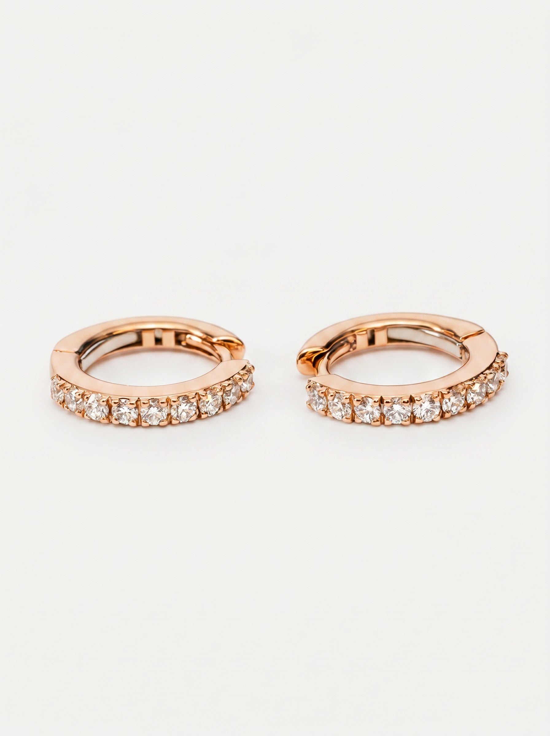 Orecchini Crivelli in oro rosa e diamanti appoggiati