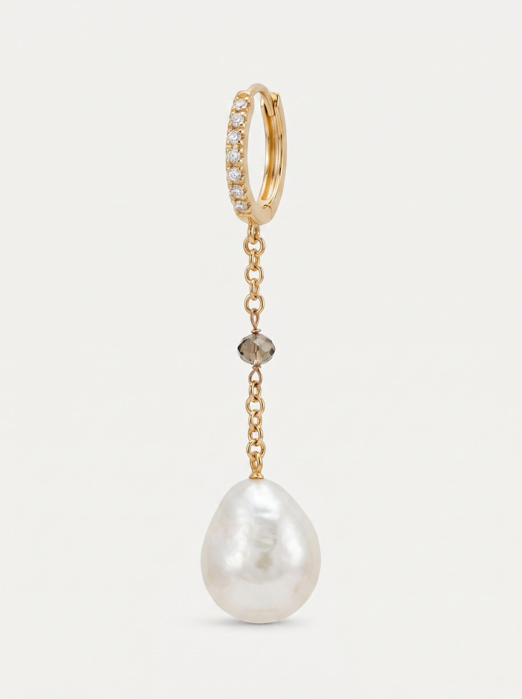 Orecchino pendente in oro rosa con perla e diamanti bianchi e brown, dettaglio